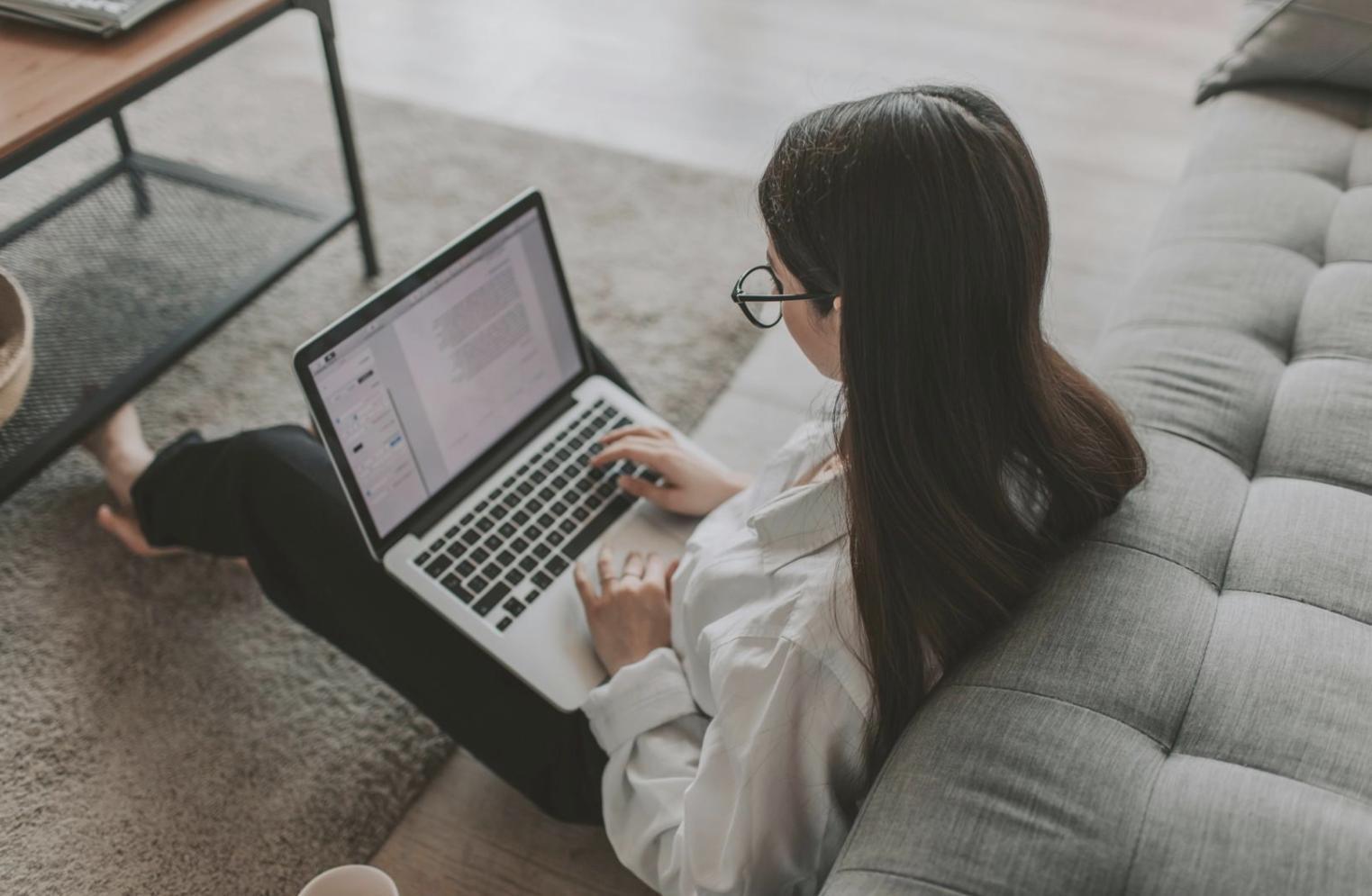 Students collaborating on blockchain media projects
